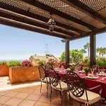Nice home in Marbella with Outdoor swimming pool, WiFi&6 Bedrooms
