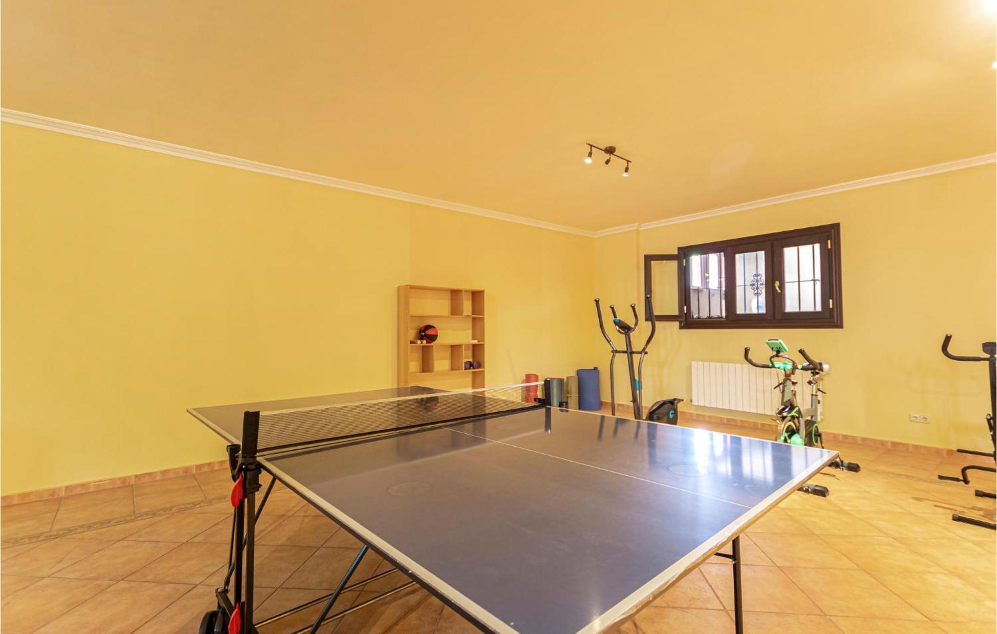 Vakantiehuis Beautiful In With Wifi, Outdoor Swimming Pool And Swimming Pool