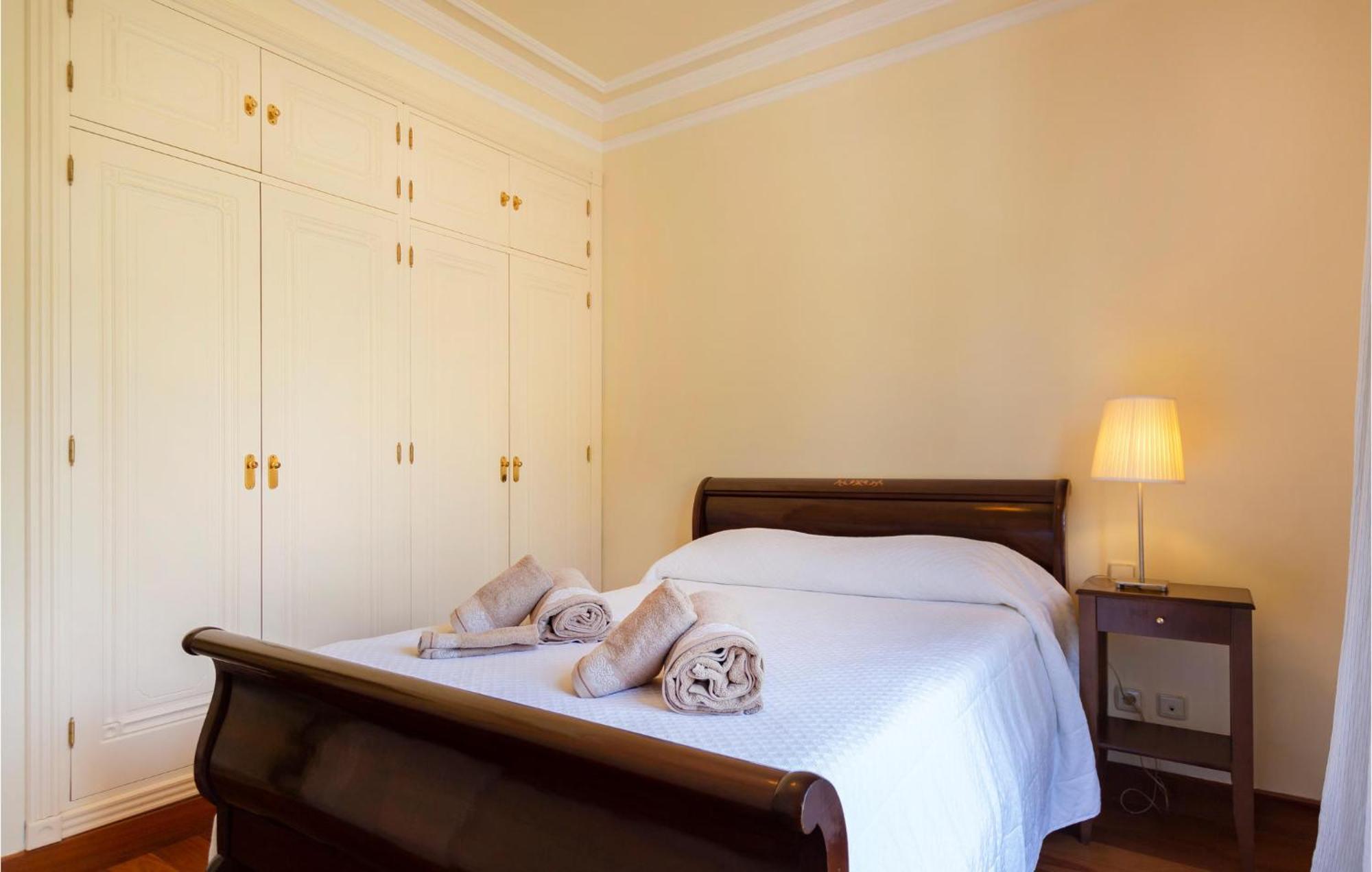 Vakantiehuis Beautiful In With Wifi, Outdoor Swimming Pool And Swimming Pool