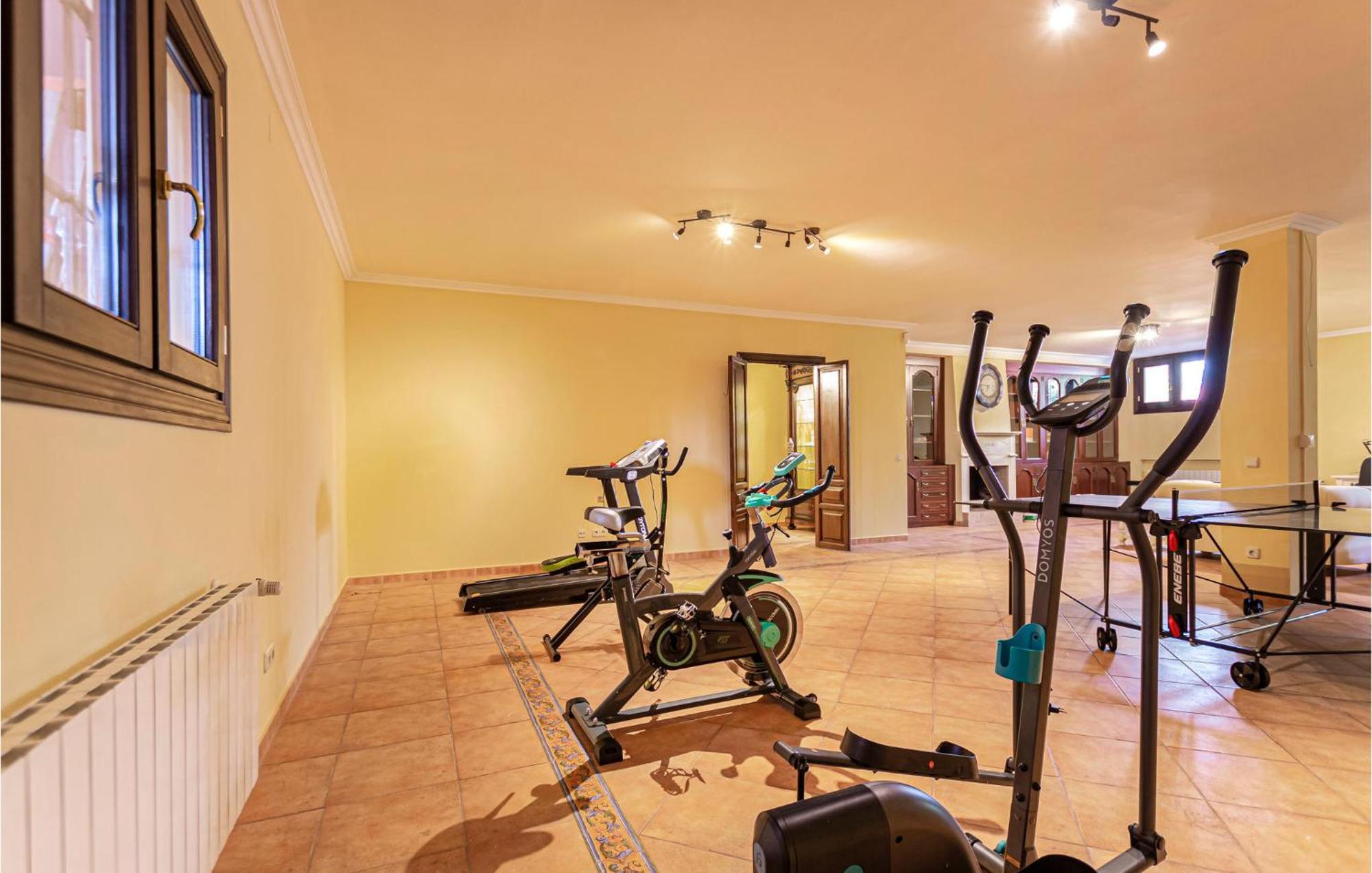 Beautiful In With Wifi, Outdoor Swimming Pool And Swimming Pool Vakantiehuis Marbella